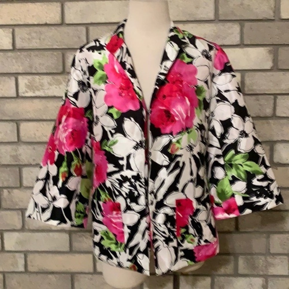 Women’s floral light blazer/ jacket style small